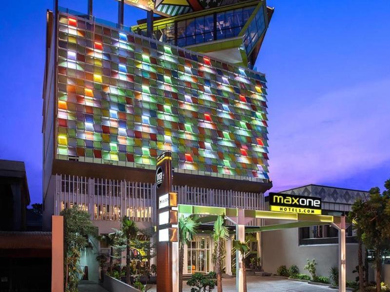 แมกซ์วันโฮเต็ล แอต ไทดาร์ สุราบายา Hotel ภายนอก รูปภาพ