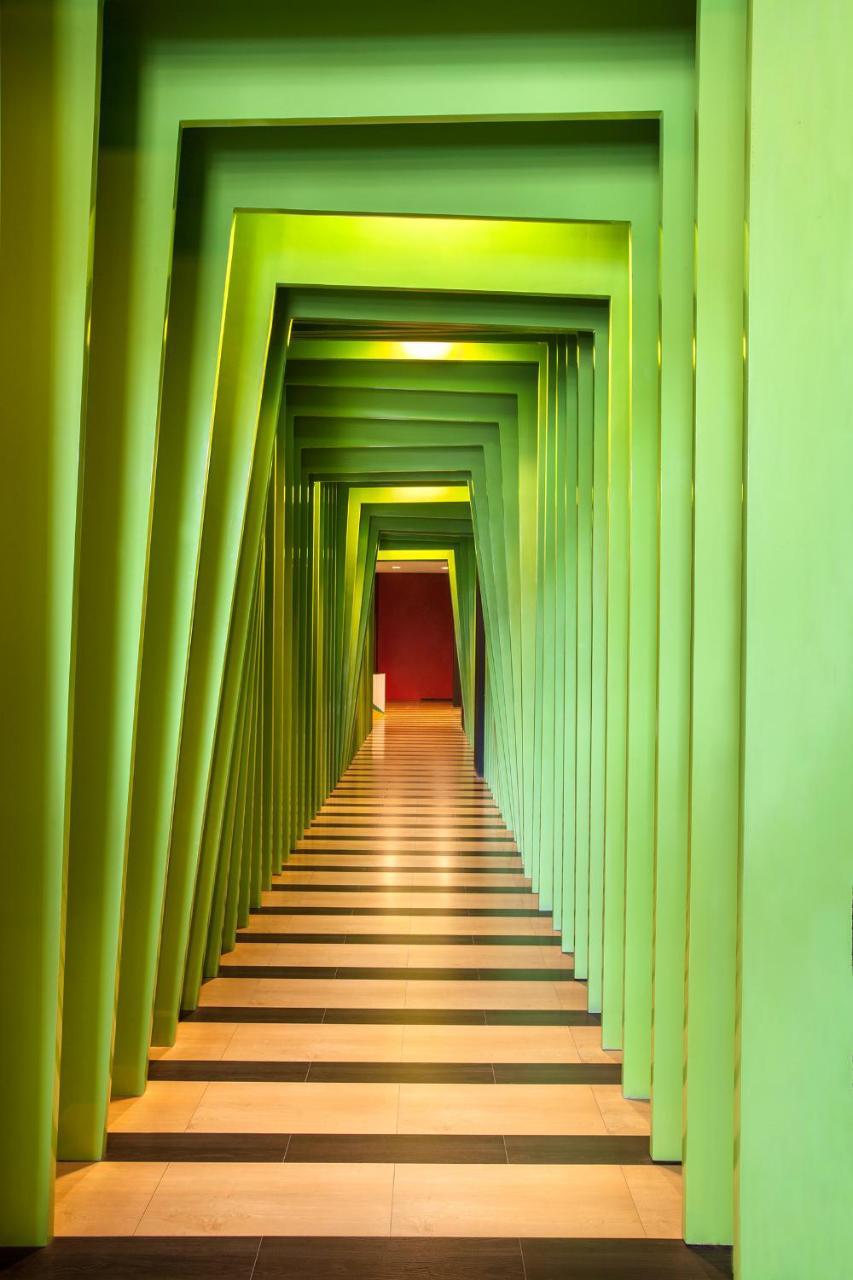 แมกซ์วันโฮเต็ล แอต ไทดาร์ สุราบายา Hotel ภายนอก รูปภาพ