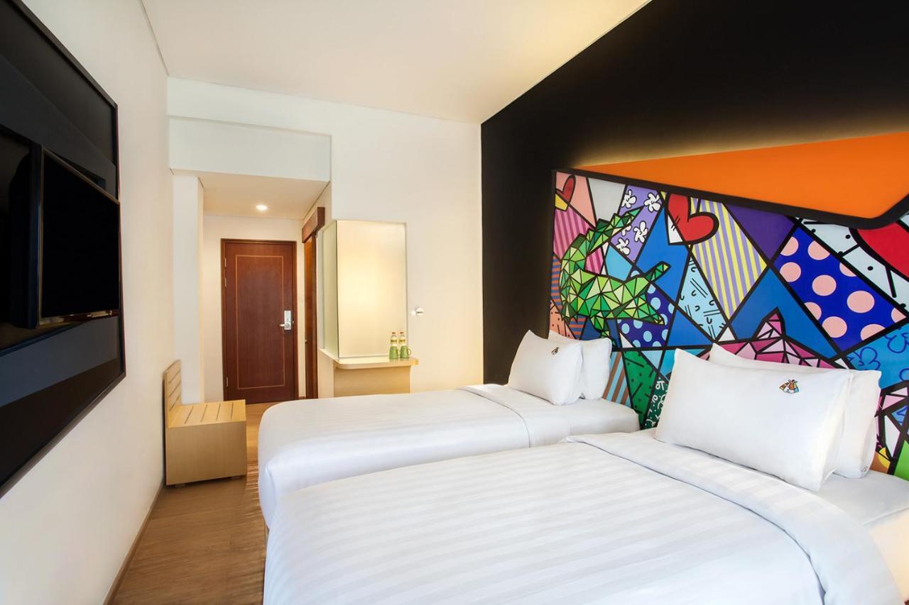 แมกซ์วันโฮเต็ล แอต ไทดาร์ สุราบายา Hotel ภายนอก รูปภาพ
