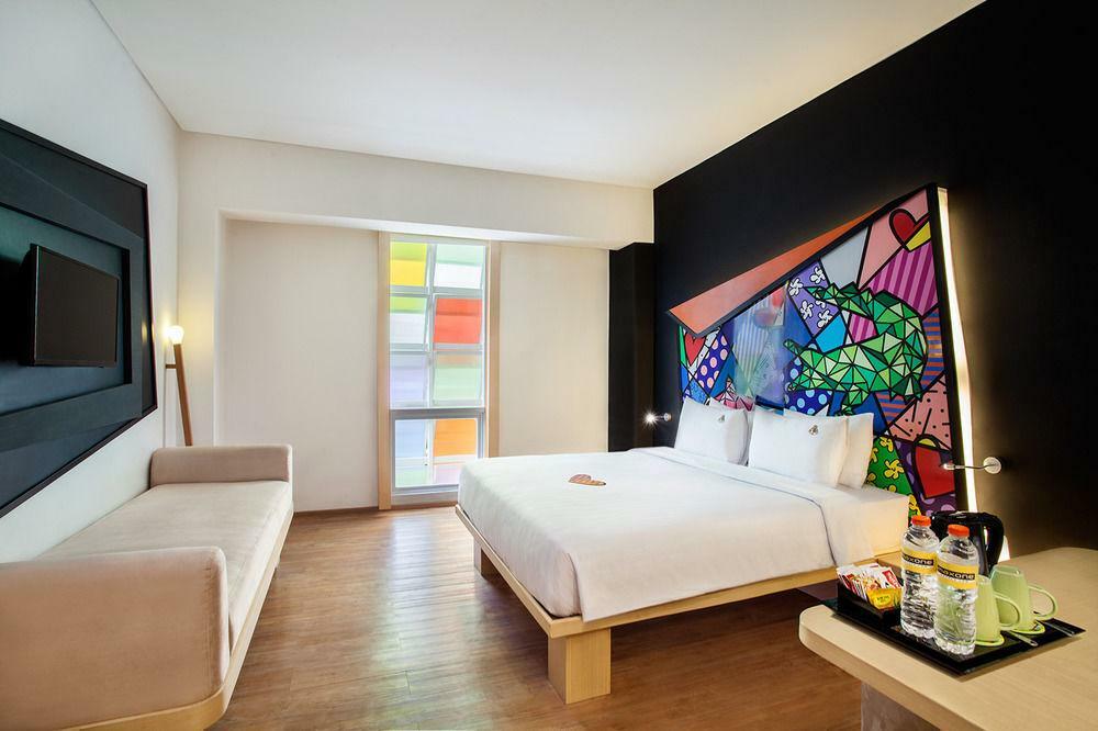 แมกซ์วันโฮเต็ล แอต ไทดาร์ สุราบายา Hotel ภายนอก รูปภาพ