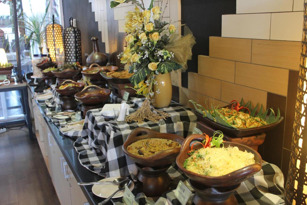 แมกซ์วันโฮเต็ล แอต ไทดาร์ สุราบายา Hotel ภายนอก รูปภาพ